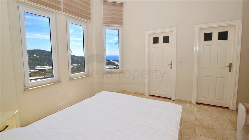 فيلا فاخرة بإطلالة جبلية وبحرية ساحرة ضمن مجمع رائع في منطقة كارجي جاك – ألانيا