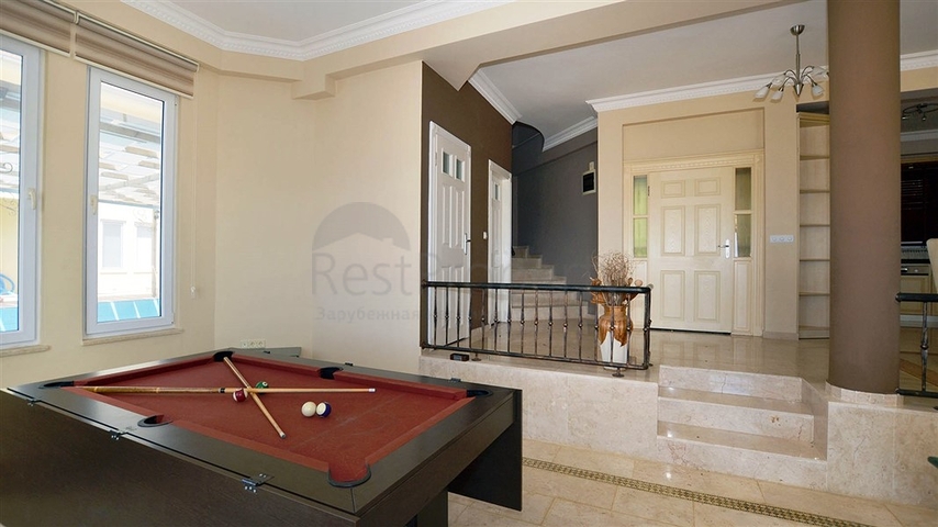 فيلا فاخرة بإطلالة جبلية وبحرية ساحرة ضمن مجمع رائع في منطقة كارجي جاك – ألانيا