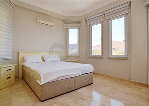 فيلا فاخرة بإطلالة جبلية وبحرية ساحرة ضمن مجمع رائع في منطقة كارجي جاك – ألانيا