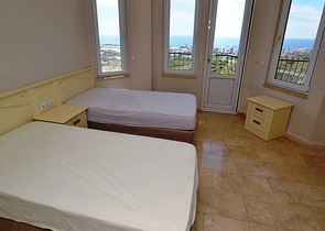 فيلا فاخرة بإطلالة جبلية وبحرية ساحرة ضمن مجمع رائع في منطقة كارجي جاك – ألانيا