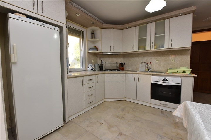 فيلا مريحة ضمن أحد المجمعات في منطقة كوناكليه – الانيا