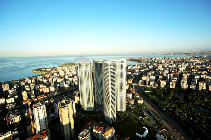  مجمع فخم في شارع بغداد مع اطلالة على البوسفور وبحر مرمرة