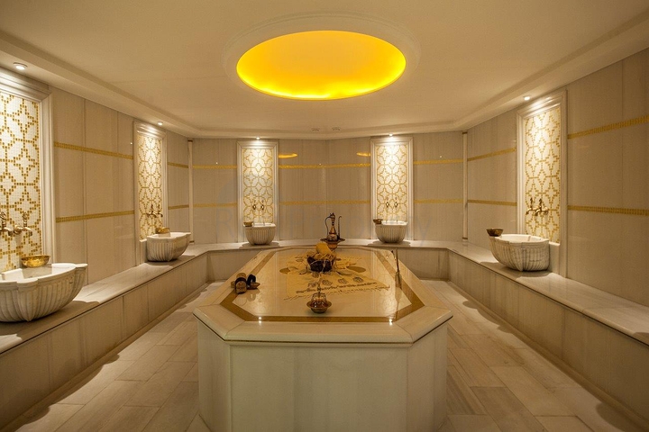  مجمع فخم في شارع بغداد مع اطلالة على البوسفور وبحر مرمرة