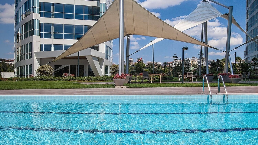  مجمع فخم في شارع بغداد مع اطلالة على البوسفور وبحر مرمرة