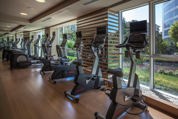  مجمع فخم في شارع بغداد مع اطلالة على البوسفور وبحر مرمرة