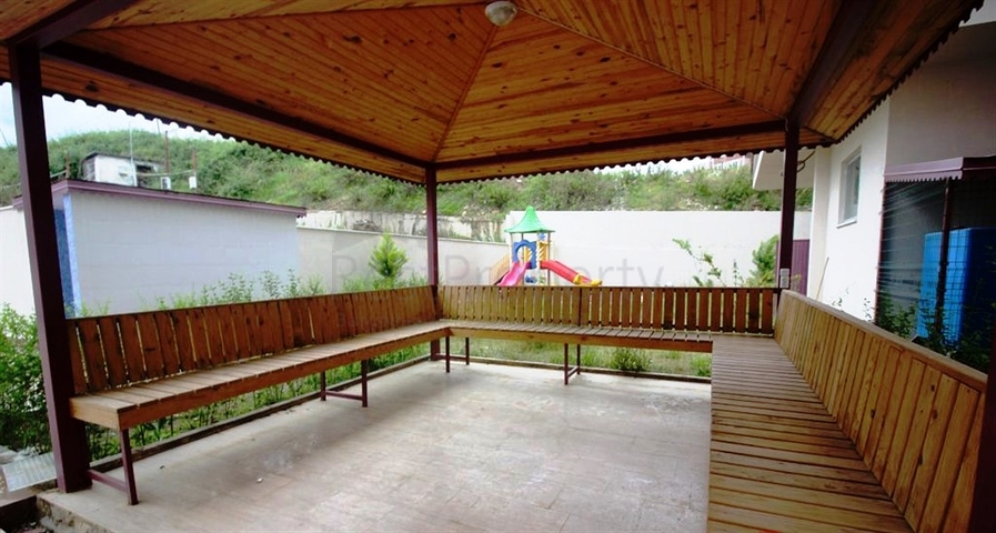 شقة بسعر مميز ضمن مجمع حديث في منطقة ماهموت لار – ألانيا