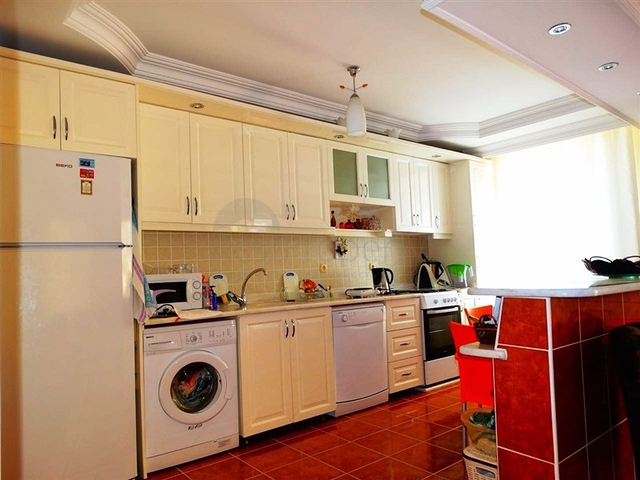 شقة ضمن مجمع على بعد 150 من البحر في منطقة محمودلار – ألانيا