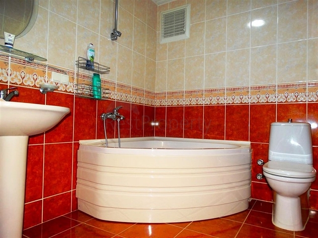 شقة ضمن مجمع على بعد 150 من البحر في منطقة محمودلار – ألانيا