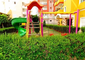 شقة ضمن مجمع على بعد 150 من البحر في منطقة محمودلار – ألانيا