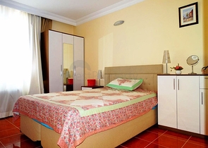 شقة ضمن مجمع على بعد 150 من البحر في منطقة محمودلار – ألانيا