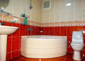 شقة ضمن مجمع على بعد 150 من البحر في منطقة محمودلار – ألانيا