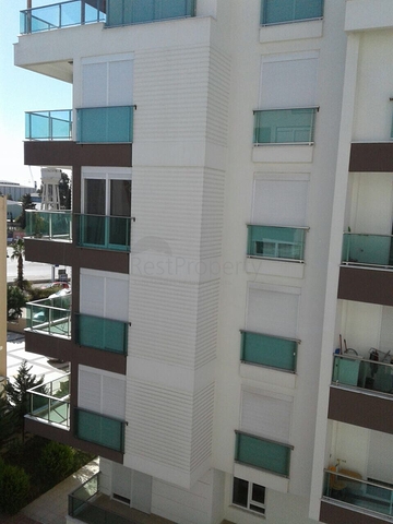 شقة مفروشة على بعد 250 متر من البحر في منطقة كونيالتي – أنطاليا