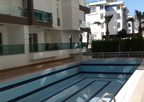 شقة مفروشة على بعد 250 متر من البحر في منطقة كونيالتي – أنطاليا