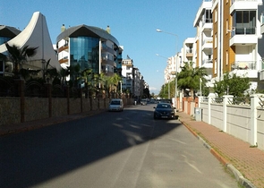 شقة مفروشة على بعد 250 متر من البحر في منطقة كونيالتي – أنطاليا