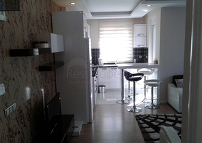 شقة مفروشة على بعد 250 متر من البحر في منطقة كونيالتي – أنطاليا