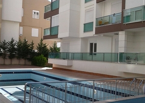 شقة مفروشة على بعد 250 متر من البحر في منطقة كونيالتي – أنطاليا