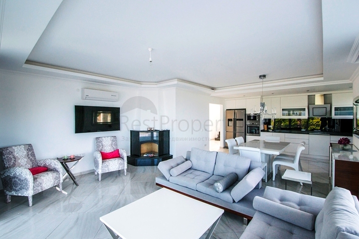 فيلا فاخرة بإطلالة بحرية وجبلية في منطقة كارجي جاك – ألانيا