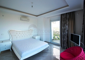 فيلا فاخرة بإطلالة بحرية وجبلية في منطقة كارجي جاك – ألانيا