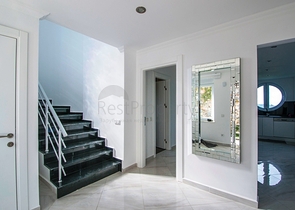 فيلا فاخرة بإطلالة بحرية وجبلية في منطقة كارجي جاك – ألانيا