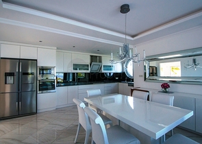 فيلا فاخرة بإطلالة بحرية وجبلية في منطقة كارجي جاك – ألانيا