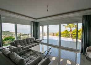 فيلا فاخرة بإطلالة بحرية وجبلية في منطقة كارجي جاك – ألانيا