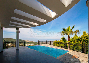 فيلا فاخرة بإطلالة بحرية وجبلية في منطقة كارجي جاك – ألانيا