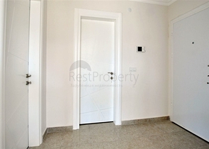 شقة بإطلالة جبلية ضمن مجمع حديث في منطقة محمود لار – ألانيا 