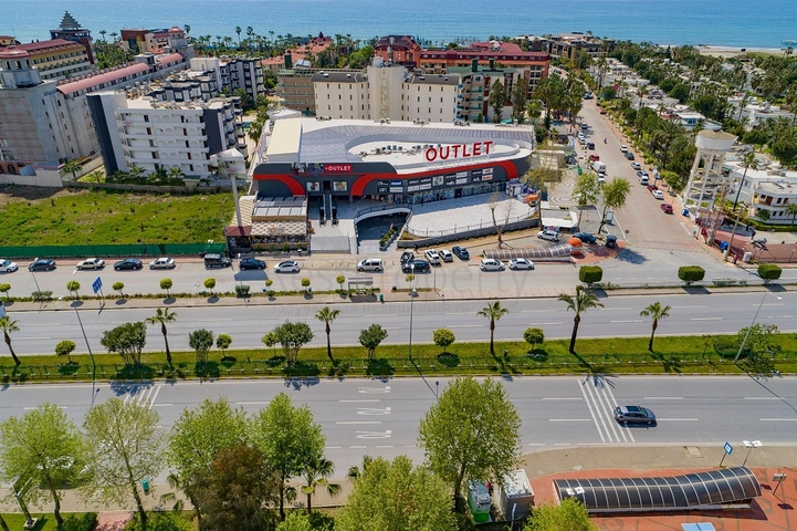 محلات ومباني تجارية ضمن مركز تسوق جديد قيد الإنشاء بالقرب من منطقة كوناكليه – ألانيا 