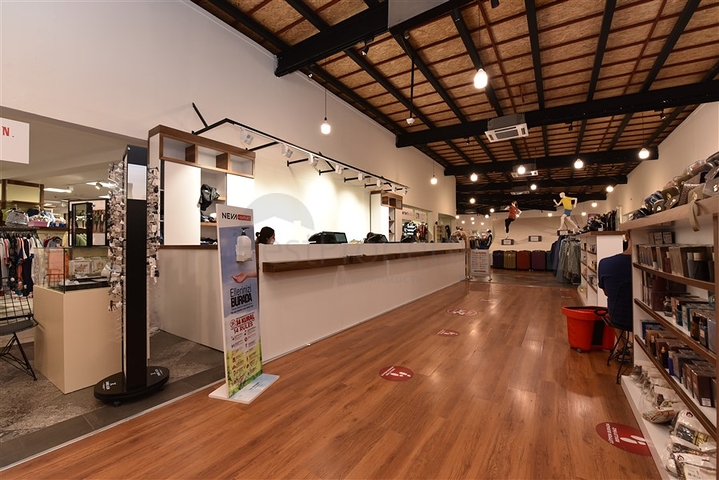 محلات ومباني تجارية ضمن مركز تسوق جديد قيد الإنشاء بالقرب من منطقة كوناكليه – ألانيا 