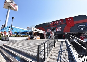 محلات ومباني تجارية ضمن مركز تسوق جديد قيد الإنشاء بالقرب من منطقة كوناكليه – ألانيا 