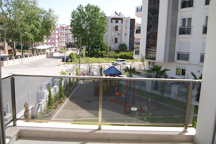 شقق بتخطيطات مختلفة ضمن مجمع حديث في منطقة كونيالتي – أنطاليا