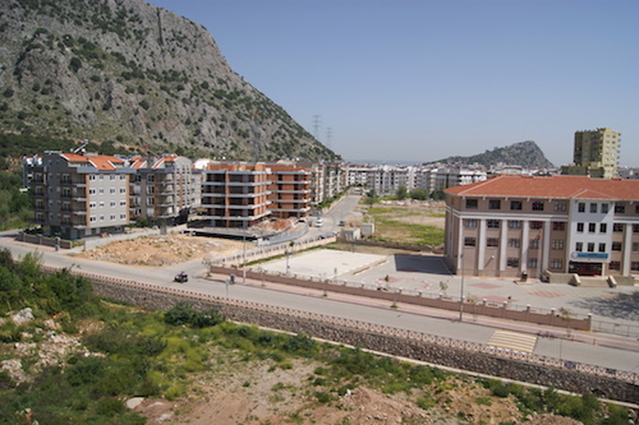 شقق بتخطيطات مختلفة ضمن مجمع حديث في منطقة كونيالتي – أنطاليا