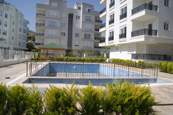 شقق بتخطيطات مختلفة ضمن مجمع حديث في منطقة كونيالتي – أنطاليا