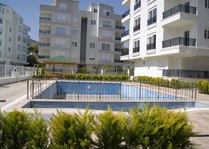 شقق بتخطيطات مختلفة ضمن مجمع حديث في منطقة كونيالتي – أنطاليا