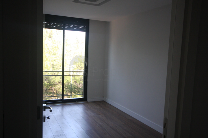 شقق بإطلالة خلابة على حدائق الصنوبر في منطقة كونيالتي – أنطاليا