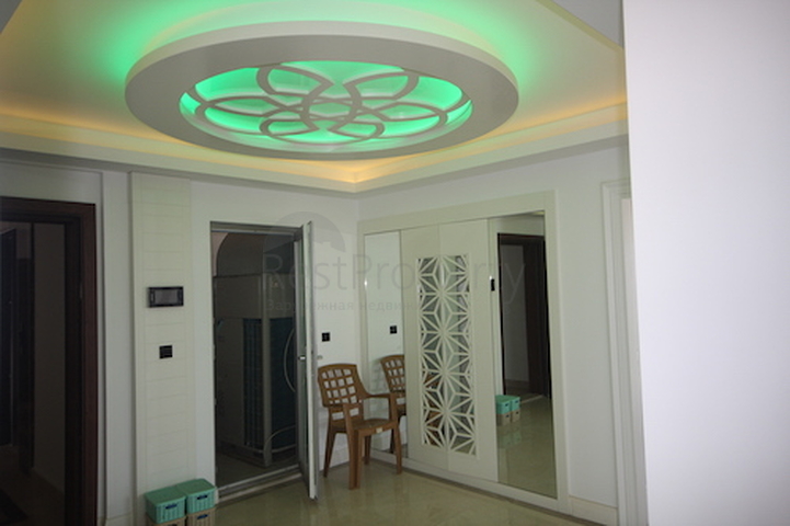 شقة فاخرة بإطلالة بانورامية على البحر في منطقة لارا – أنطاليا