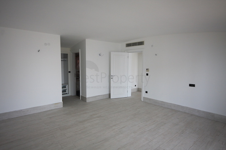 شقة فاخرة بإطلالة بانورامية على البحر في منطقة لارا – أنطاليا