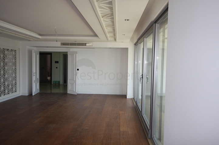 شقة فاخرة بإطلالة بانورامية على البحر في منطقة لارا – أنطاليا