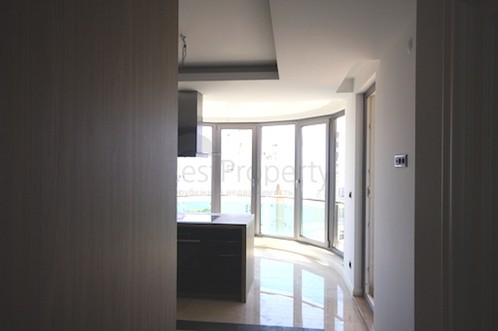 شقة فاخرة بإطلالة بانورامية على البحر في منطقة لارا – أنطاليا