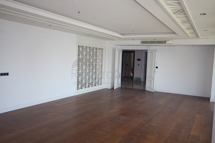 شقة فاخرة بإطلالة بانورامية على البحر في منطقة لارا – أنطاليا