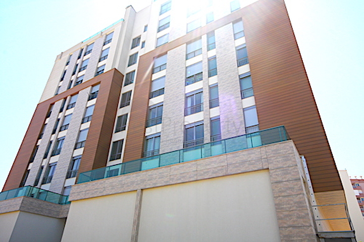 شقة فاخرة بإطلالة بانورامية على البحر في منطقة لارا – أنطاليا