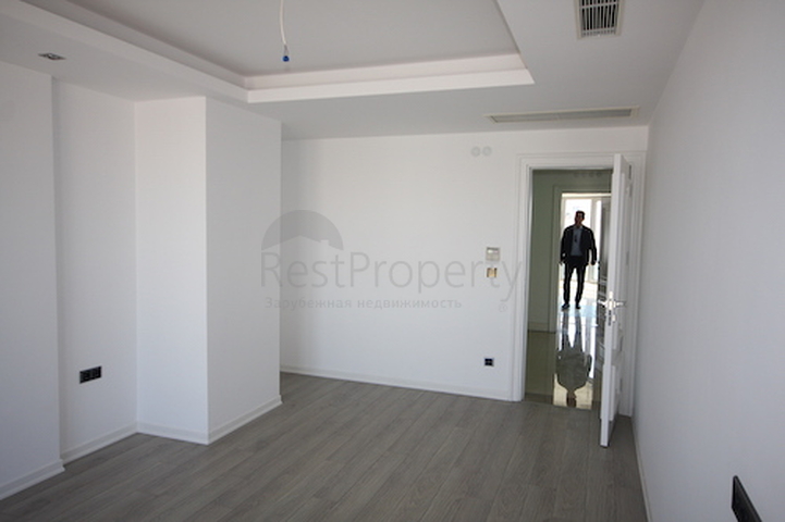 شقة فاخرة بإطلالة بانورامية على البحر في منطقة لارا – أنطاليا