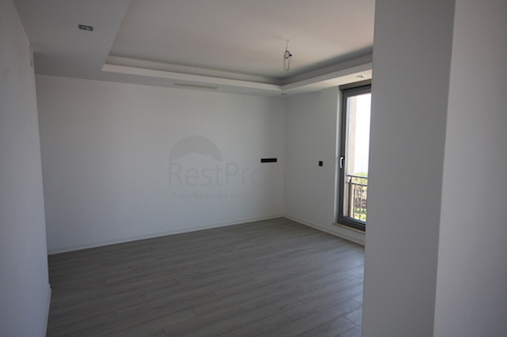 شقة فاخرة بإطلالة بانورامية على البحر في منطقة لارا – أنطاليا