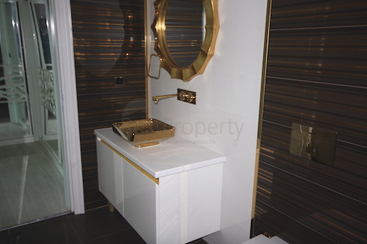 شقة فاخرة بإطلالة بانورامية على البحر في منطقة لارا – أنطاليا