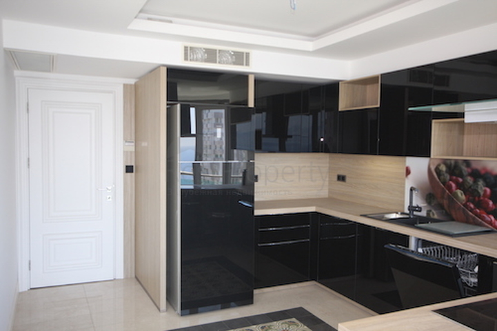 شقة فاخرة بإطلالة بانورامية على البحر في منطقة لارا – أنطاليا