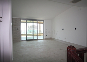 شقة فاخرة بإطلالة بانورامية على البحر في منطقة لارا – أنطاليا