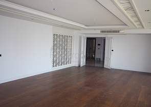 شقة فاخرة بإطلالة بانورامية على البحر في منطقة لارا – أنطاليا