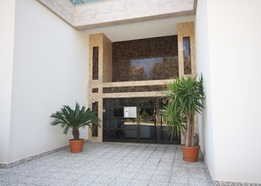 شقة فاخرة بإطلالة بانورامية على البحر في منطقة لارا – أنطاليا