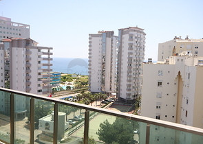 شقة فاخرة بإطلالة بانورامية على البحر في منطقة لارا – أنطاليا