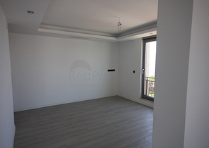 شقة فاخرة بإطلالة بانورامية على البحر في منطقة لارا – أنطاليا